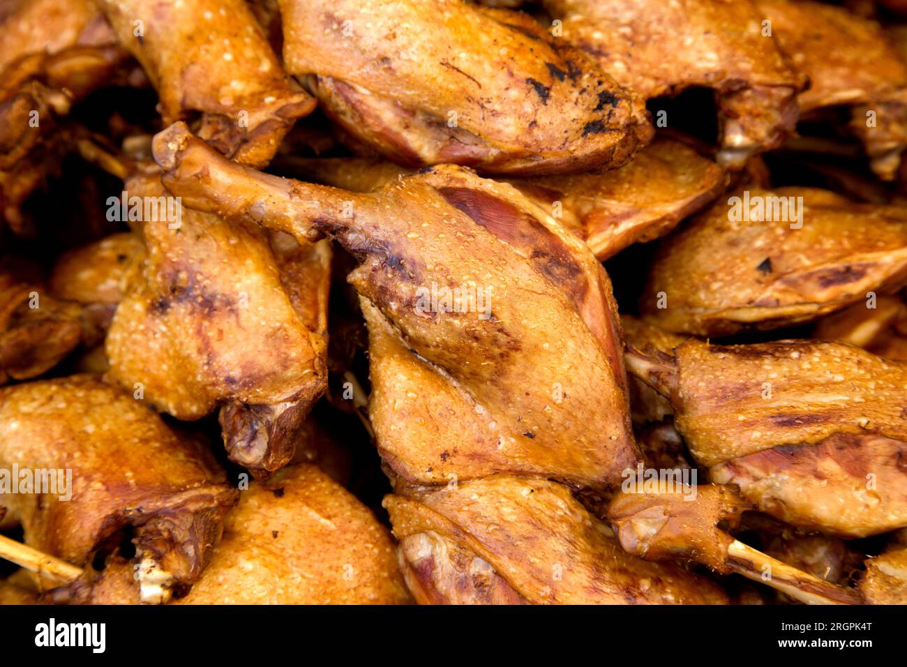 Canard rôti à Street Market Stall dans le quartier de Bang Rak à Bangkok. Banque D'Images