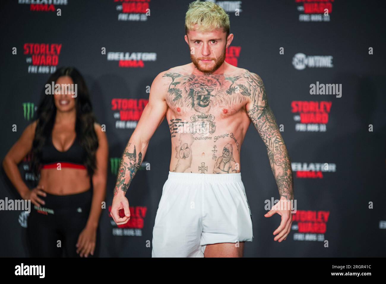 Sioux Falls, États-Unis. 10 août 2023. SIOUX FALLS, DAKOTA DU SUD - 9 août : James Gallagher pèse à 144,8 avant son combat à Bellator 298. Sioux Falls, Dakota du Sud, États-Unis. (Photo Matt Davies/PxImages/Sipa USA) crédit : SIPA USA/Alamy Live News Banque D'Images