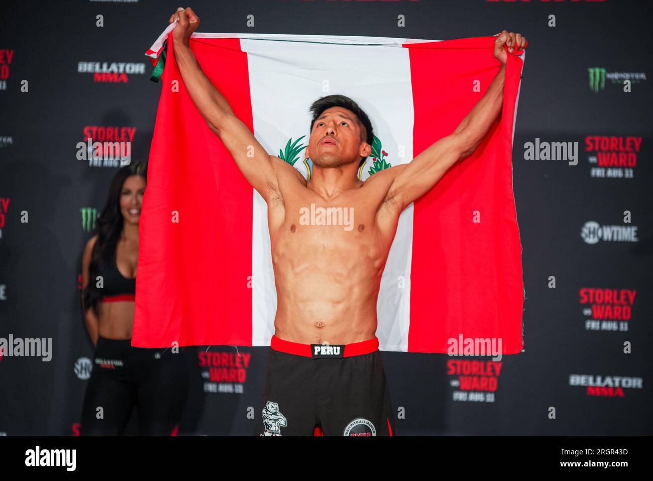 Sioux Falls, États-Unis. 10 août 2023. SIOUX FALLS, DAKOTA DU SUD - 9 août : Enrique Barzola pèse à 135,8 avant son combat à Bellator 298. Sioux Falls, Dakota du Sud, États-Unis. (Photo Matt Davies/PxImages/Sipa USA) crédit : SIPA USA/Alamy Live News Banque D'Images