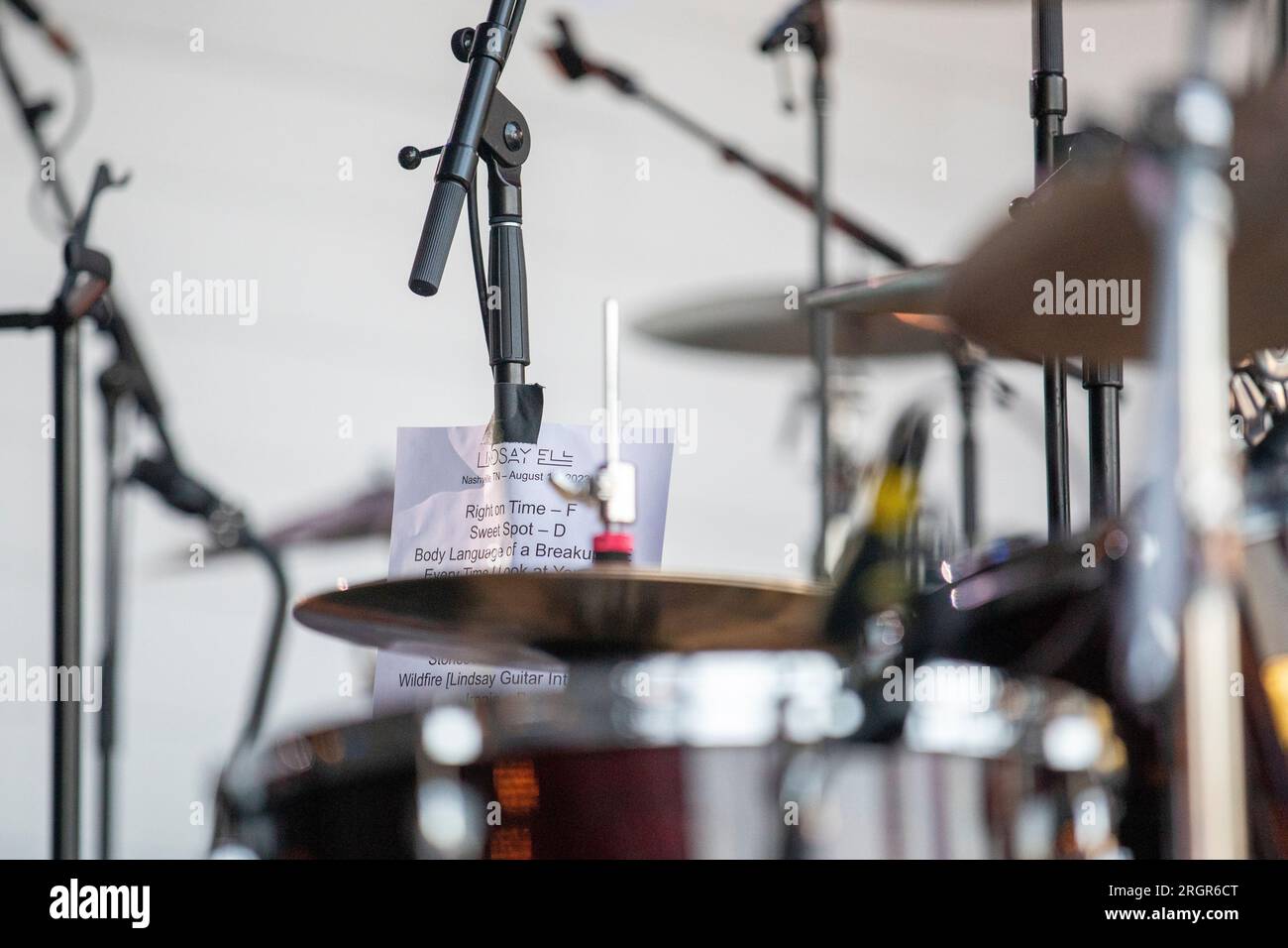 Nashville, Tennessee, États-Unis. 10 août 2023. Lindsay Ell ouvre pour OneRepublic au Skydeck de Assembly Food Hall sur Broadway dans le cadre du Bud Light Backyard Tour. Crédit : Kindell Buchanan/Alamy Live News. Banque D'Images