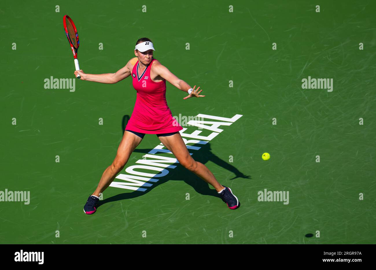Montréal, Canada, le 9 août 2023, Elena Rybakina, du Kazakhstan, en action contre Jennifer Brady, des États-Unis, lors du deuxième tour du tournoi de tennis Omnium Banque nationale, WTA 1000 2023, le 9 août 2023 à Montréal, Canada Banque D'Images