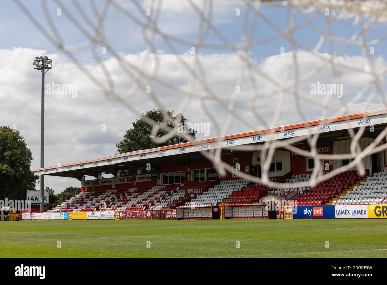 Vue générale du stade vide de Lamex. Stade du Stevenage football Club. Banque D'Images