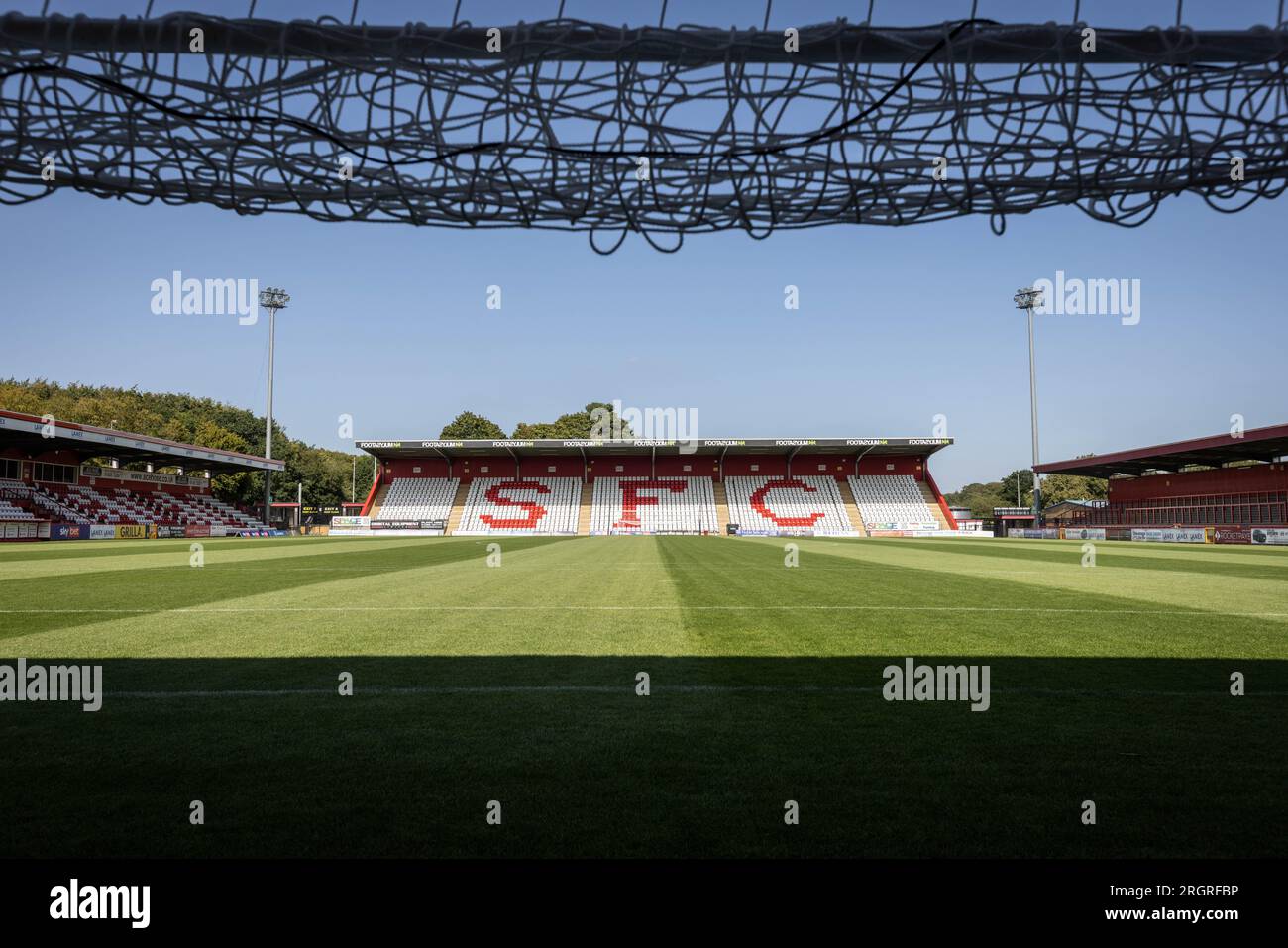 Vue générale du stade vide de Lamex. Stade du Stevenage football Club. Banque D'Images