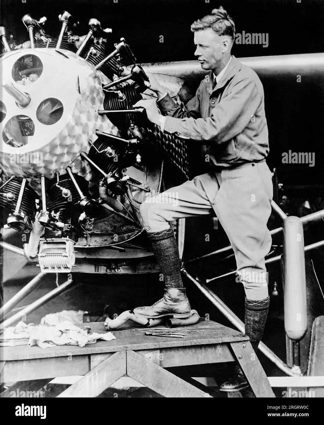 Roosevelt Field, New York mai 1927 le capitaine Charles Lindbergh met