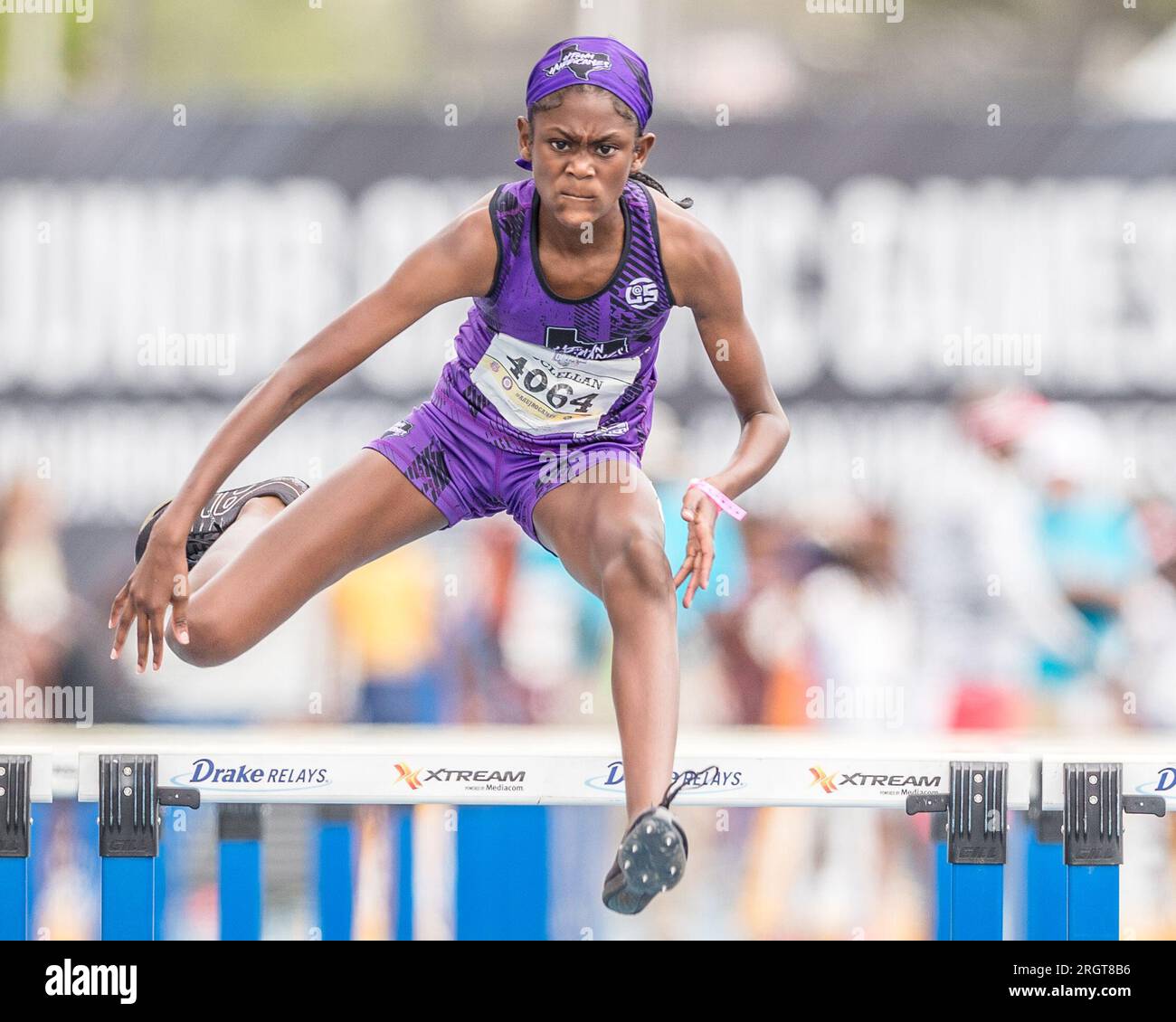 3 août 2023 : Kamryn McClellan du H-Town Hurricanes Youth Track Club remporte la division Girls 80 mètres haies 12 ans aux Jeux olympiques juniors de l'AAU 2023 au Drake Stadium sur le campus de l'Université Drake à des Moines, Iowa. Prentice C. James/CSM Banque D'Images