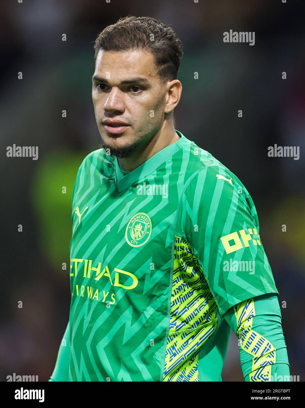 Ederson de Manchester City lors du match de Premier League Burnley vs Manchester City au Turf Moor, Burnley, Royaume-Uni. 11 août 2023. (Photo de Mark Cosgrove/News Images) dans, le 8/11/2023. (Photo de Mark Cosgrove/News Images/Sipa USA) crédit : SIPA USA/Alamy Live News Banque D'Images