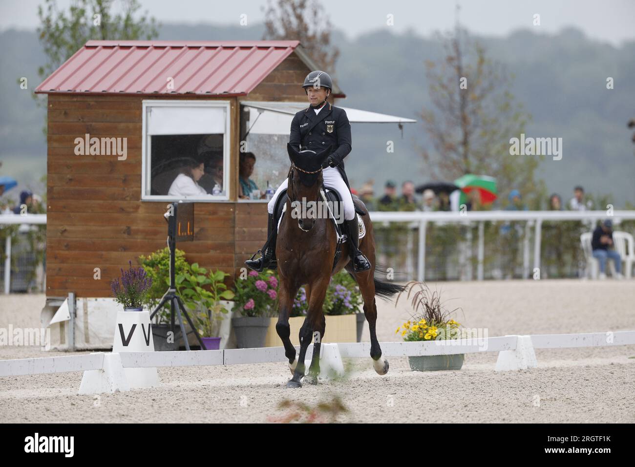 Michael JUNG (GER) FISCHERCHIPMUNK FRH lors de la compétition de dressage au FEI Eventing European Championship 2023, épreuve équestre CH-eu-CCI4-L le 11 août 2023 au Haras du PIN à le PIN-au-Haras, France Banque D'Images