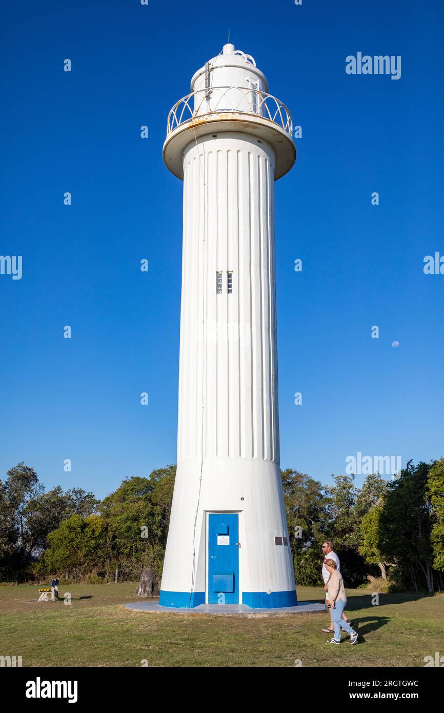 Le phare de Yamba, également connu sous le nom de phare actif de Clarence Head dans cette ville côtière sur la côte nord de la Nouvelle-Galles du Sud, en Australie Banque D'Images