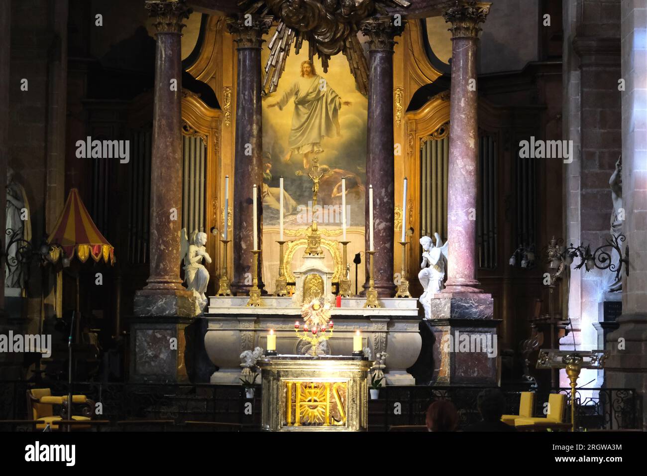 L'autel en Basilique Saint Sauveur à Rennes France Banque D'Images