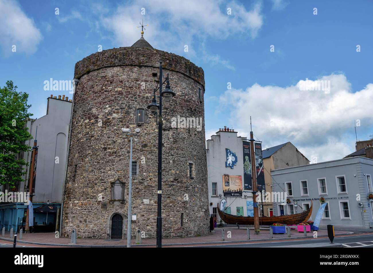 Waterford, Irlande - 17 juillet 2023 : la façade de la tour Reginalds à Waterford Banque D'Images