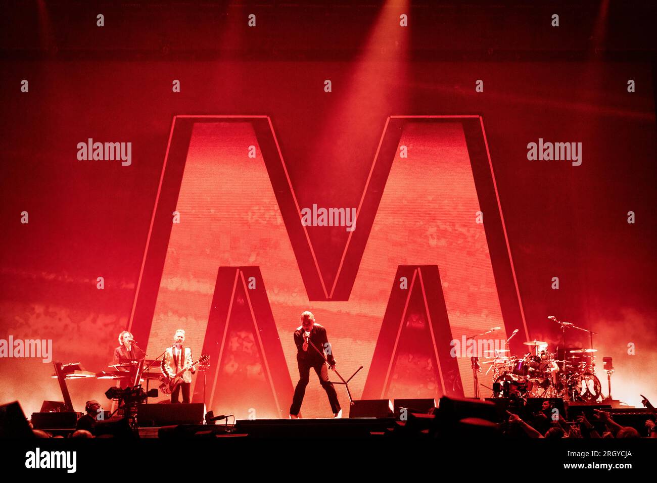 Oslo, Norvège. 11 août 2023. Le groupe anglais Depeche mode donne un concert live à la Telenor Arena à Oslo. Ici, le chanteur et compositeur Dave Gahan est vu en direct sur scène avec le musicien Martin Gore. (Crédit photo : Gonzales photo/Alamy Live News Banque D'Images