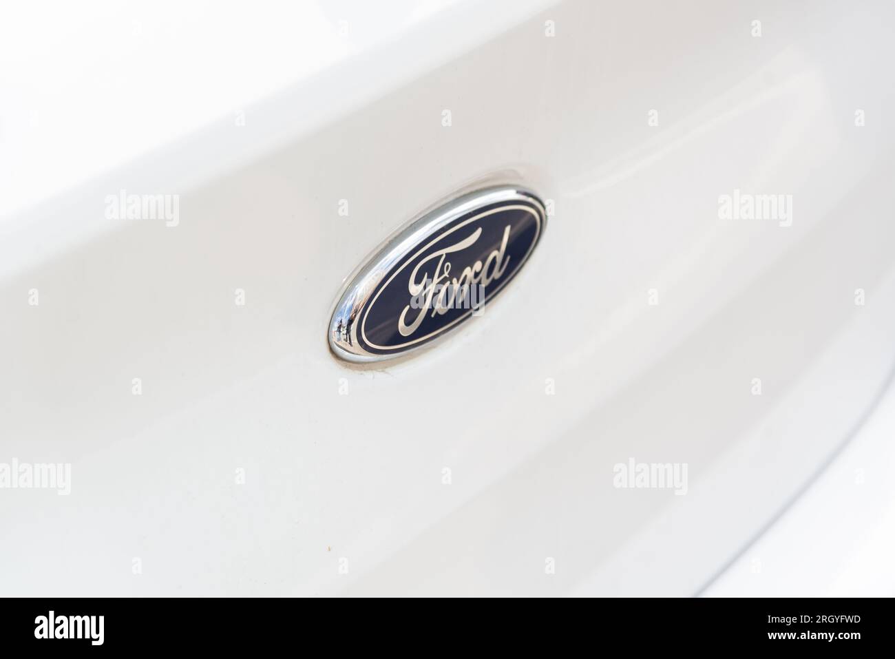 Salvador, Bahia, Brésil - 11 août 2023 : détail du nom de la voiture de marque Ford. Salvador Bahia Brésil. Banque D'Images