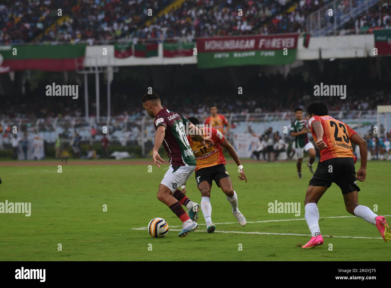 Kolkata, Bengale occidental, Inde. 12 juin 2023. East Bengal vs Mohun Bagan lors du match de football Durand Cup 2023 au Vivekananda Yuba Bharati Krirangan à Kolkata. (Image de crédit : © Dipa Chakraborty/Pacific Press via ZUMA Press Wire) USAGE ÉDITORIAL SEULEMENT! Non destiné à UN USAGE commercial ! Banque D'Images