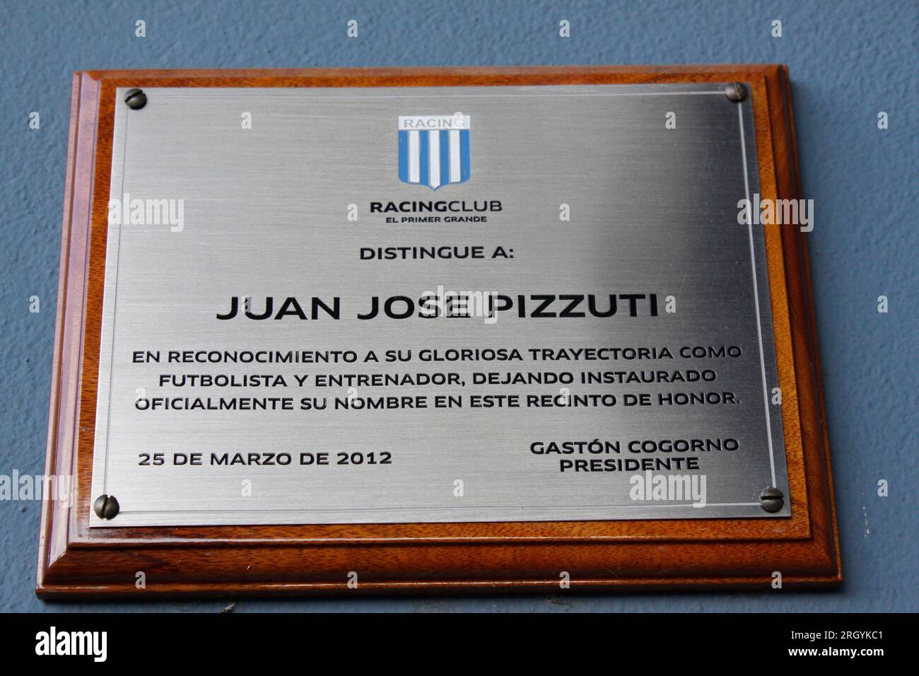 Avellaneda, Buenos Aires, Argentine. 1e. Mars 2013. Plaque commémorative pour Juan Jose Pizzutti au Presidente Peron Stadium du Racing Club. CRED Banque D'Images