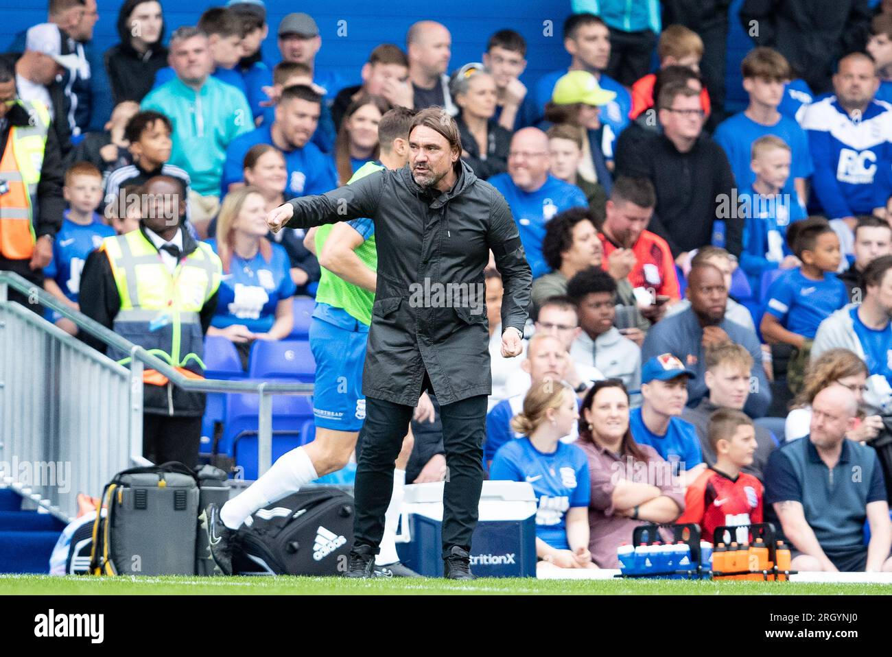 Birmingham le samedi 12 août 2023. Daniel Farke Manager de Leeds fait des gestes sur la ligne de touche lors du Sky Bet Championship match entre Birmingham City et Leeds United à St Andrews, Birmingham le samedi 12 août 2023. (Photo : Gustavo Pantano | MI News) crédit : MI News & Sport / Alamy Live News Banque D'Images