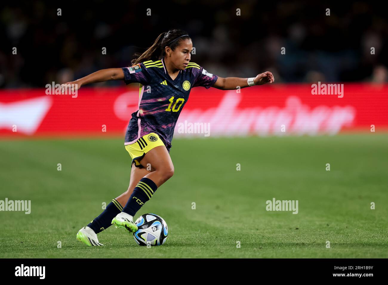 Sydney, Australie, 12 août 2023. Leicy Santos de Colombie court avec le ballon lors du match de quart de finale de la coupe du monde féminine entre l'Angleterre et la Colombie au Stadium Australia le 12 août 2023 à Sydney, en Australie. Crédit : Damian Briggs/Speed Media/Alamy Live News Banque D'Images