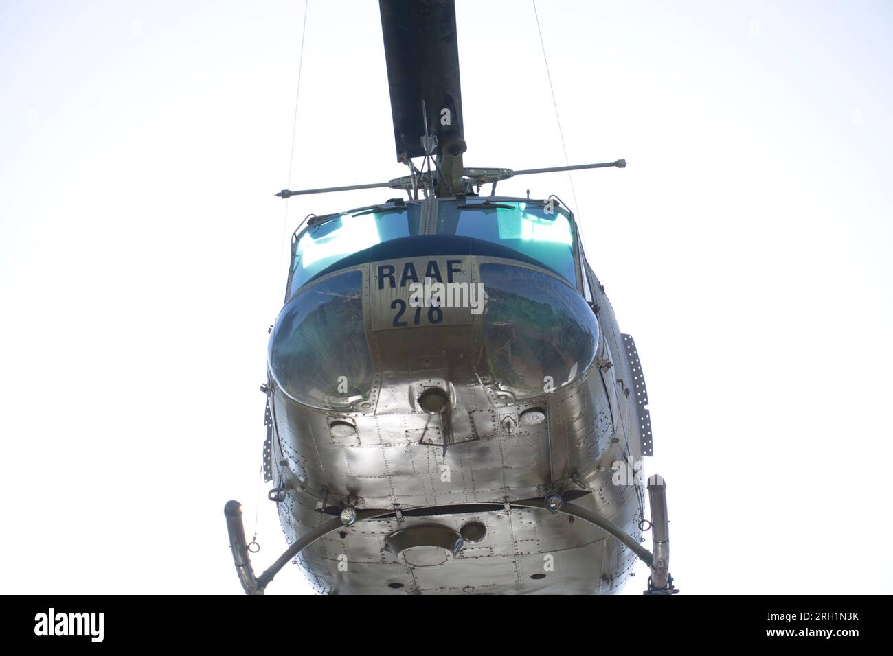 Près de la cabine de Bell UH-1 Iroquois hélicoptère utilisé pendant la guerre du Viet Nam au mémorial de guerre Seymour Viet Nam Banque D'Images