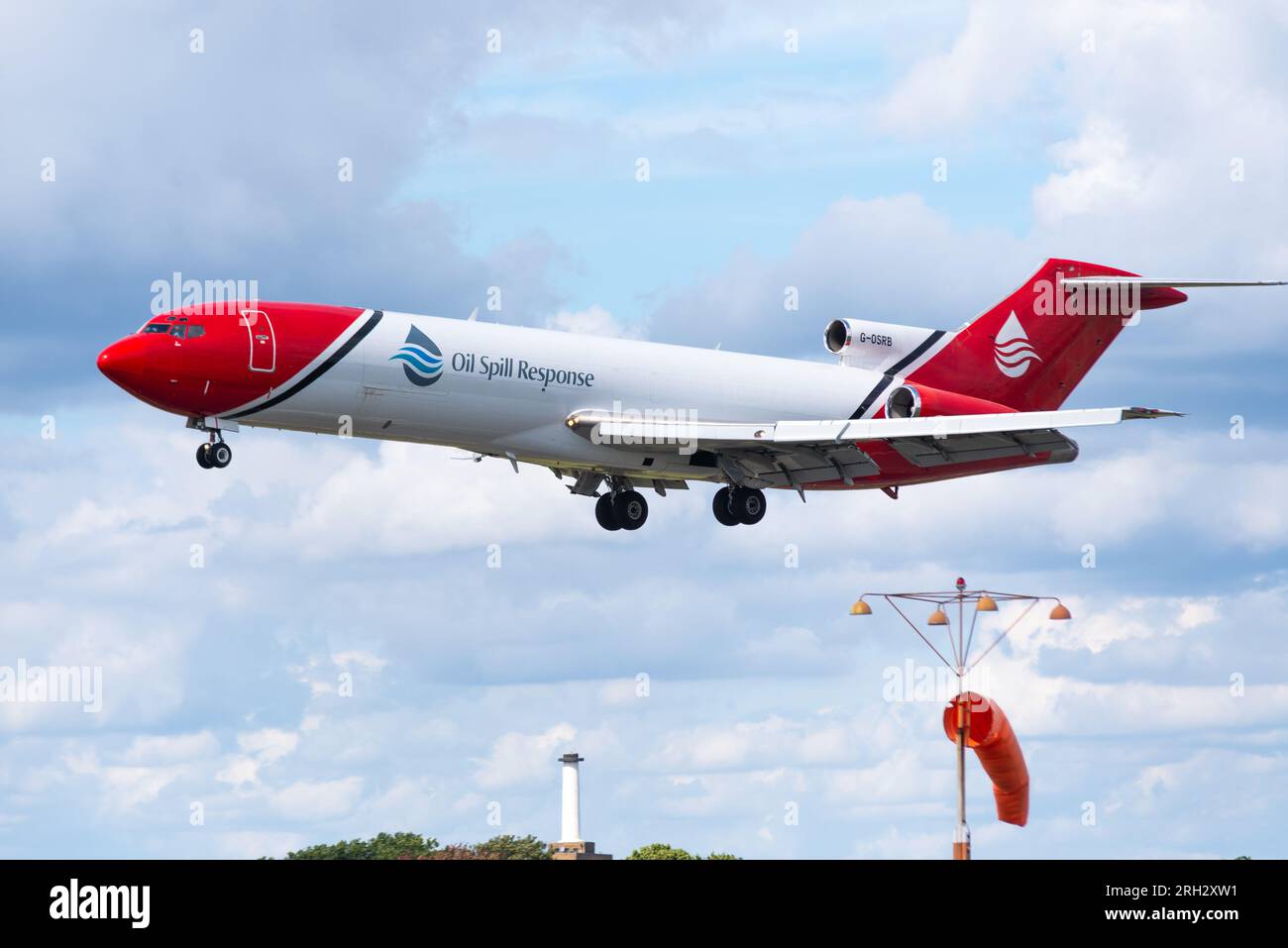 Aéroport de Londres Southend, Essex, Royaume-Uni. 13 août 2023. Boeing 727 avion de série G-OSRB a atterri à l'aéroport d'Essex après avoir été en attente lors du transfert de pétrole du pétrolier FSO Safer au large des côtes du Yémen. L'avion de ligne converti a été stationné à l'aéroport de Djibouti pendant toute la durée de l'opération qui a vu plus d'un million de barils de pétrole transférés du pétrolier à un navire de récupération. Le 727 est exploité par 2WRAviation pour le compte de OSR et est équipé d'équipements permettant de pulvériser des produits chimiques dispersants sur toute huile déversée pendant le transfert Banque D'Images