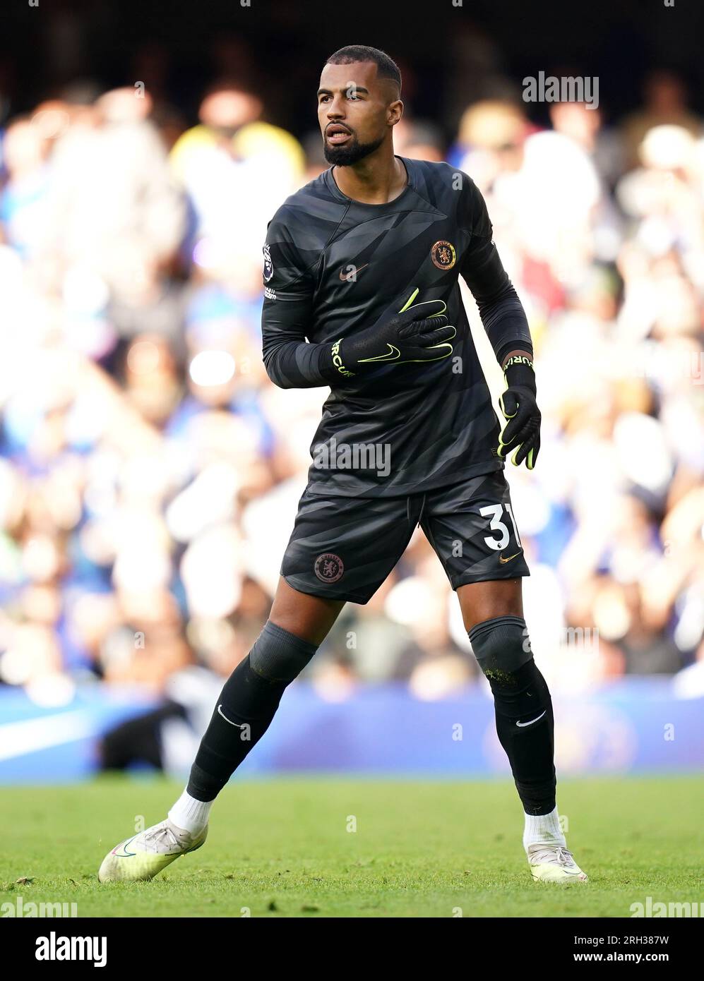 Le gardien de Chelsea Robert Sanchez lors du match de Premier League à Stamford Bridge, Londres. Date de la photo : dimanche 13 août 2023. Banque D'Images