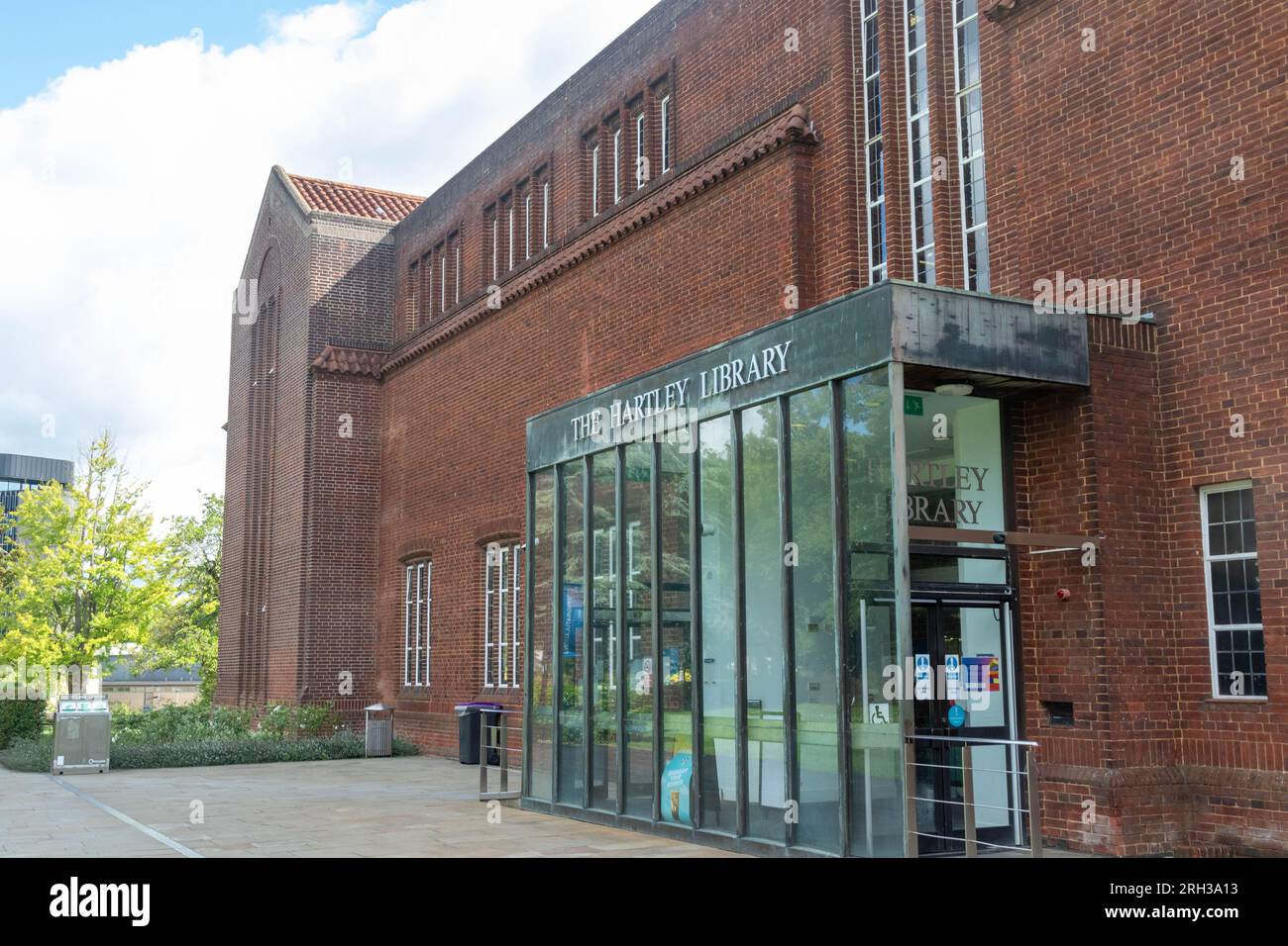 Southampton, Royaume-Uni - 6 août 2023:- la bibliothèque principale de l'Université de Southampton, la Hartley Library Banque D'Images