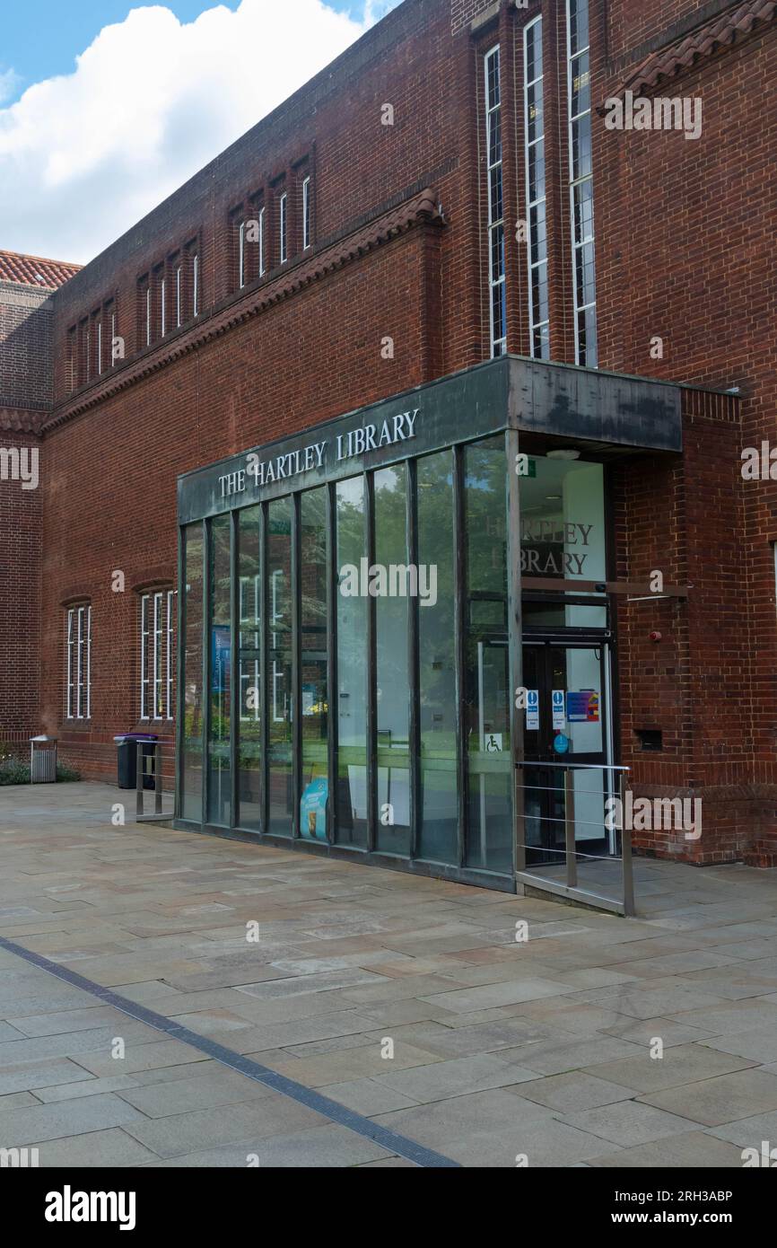 Southampton, Royaume-Uni - 6 août 2023:- la bibliothèque principale de l'Université de Southampton, la Hartley Library Banque D'Images