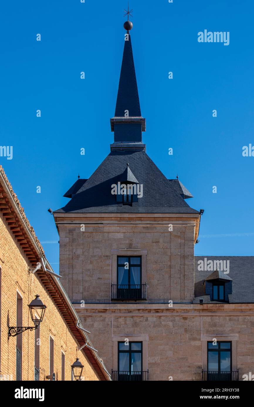 Élégance intemporelle : promenez-vous dans les rues médiévales de Lerma et ses trésors architecturaux captivants Banque D'Images