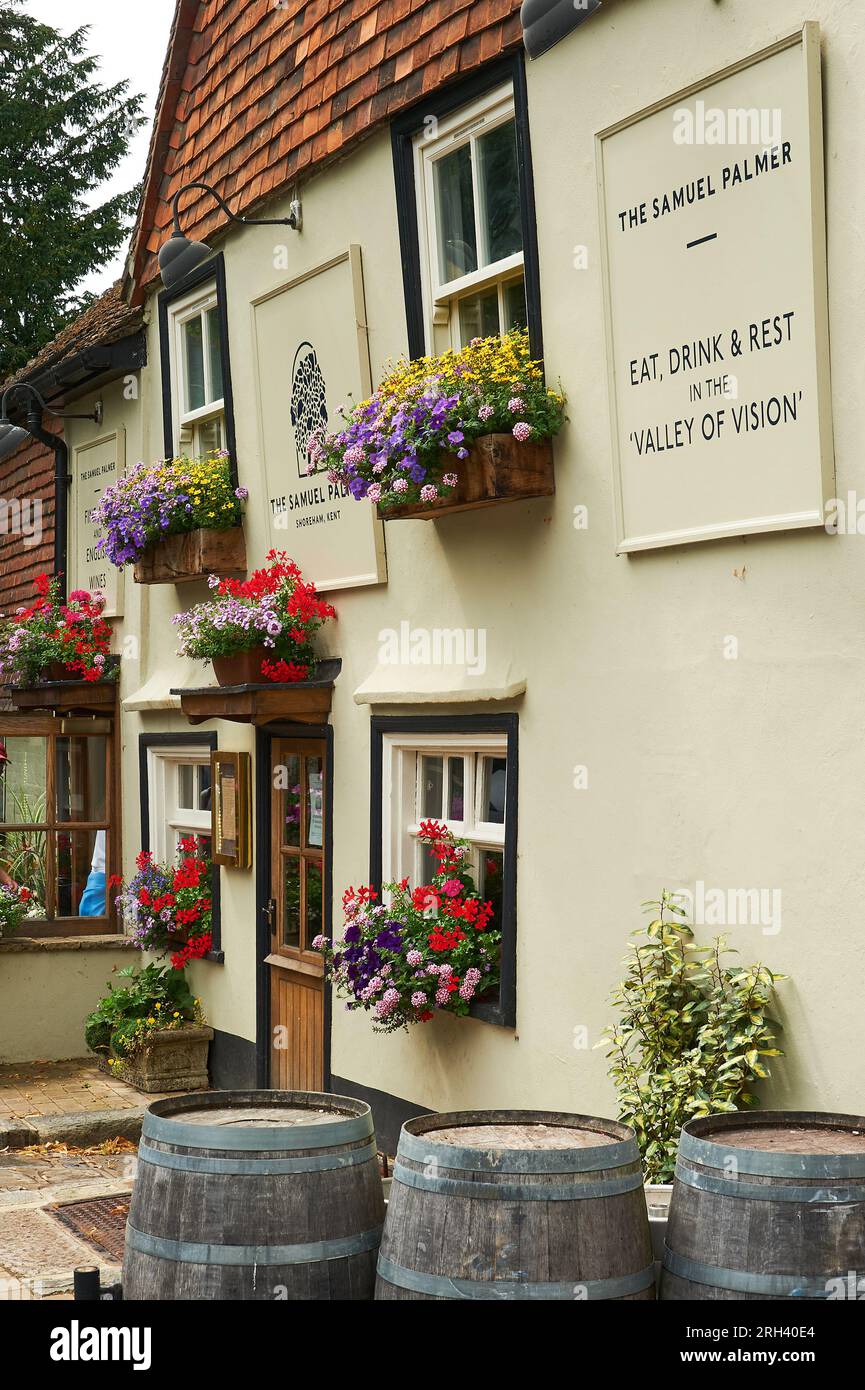 Pub anglais traditionnel 'The Samuel Palmer' dans le village Kent de Shoreham. Banque D'Images