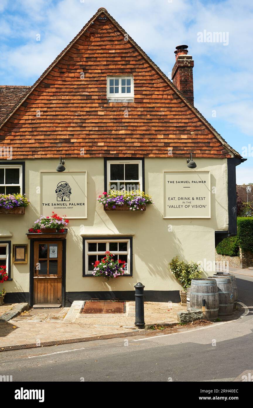 Pub anglais traditionnel 'The Samuel Palmer' dans le village Kent de Shoreham. Banque D'Images