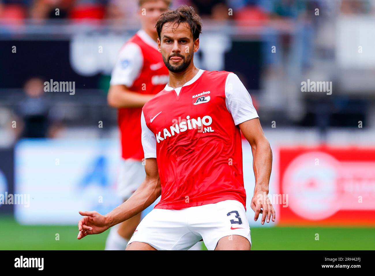 ALKMAAR, PAYS-BAS - AOÛT 13 : Pantelis Hatzidiakos (AZ Alkmaar) lors du match d'Eredivisie entre AZ Alkmaar et Go Ahead Eagles au stade AFAS sur A. Banque D'Images