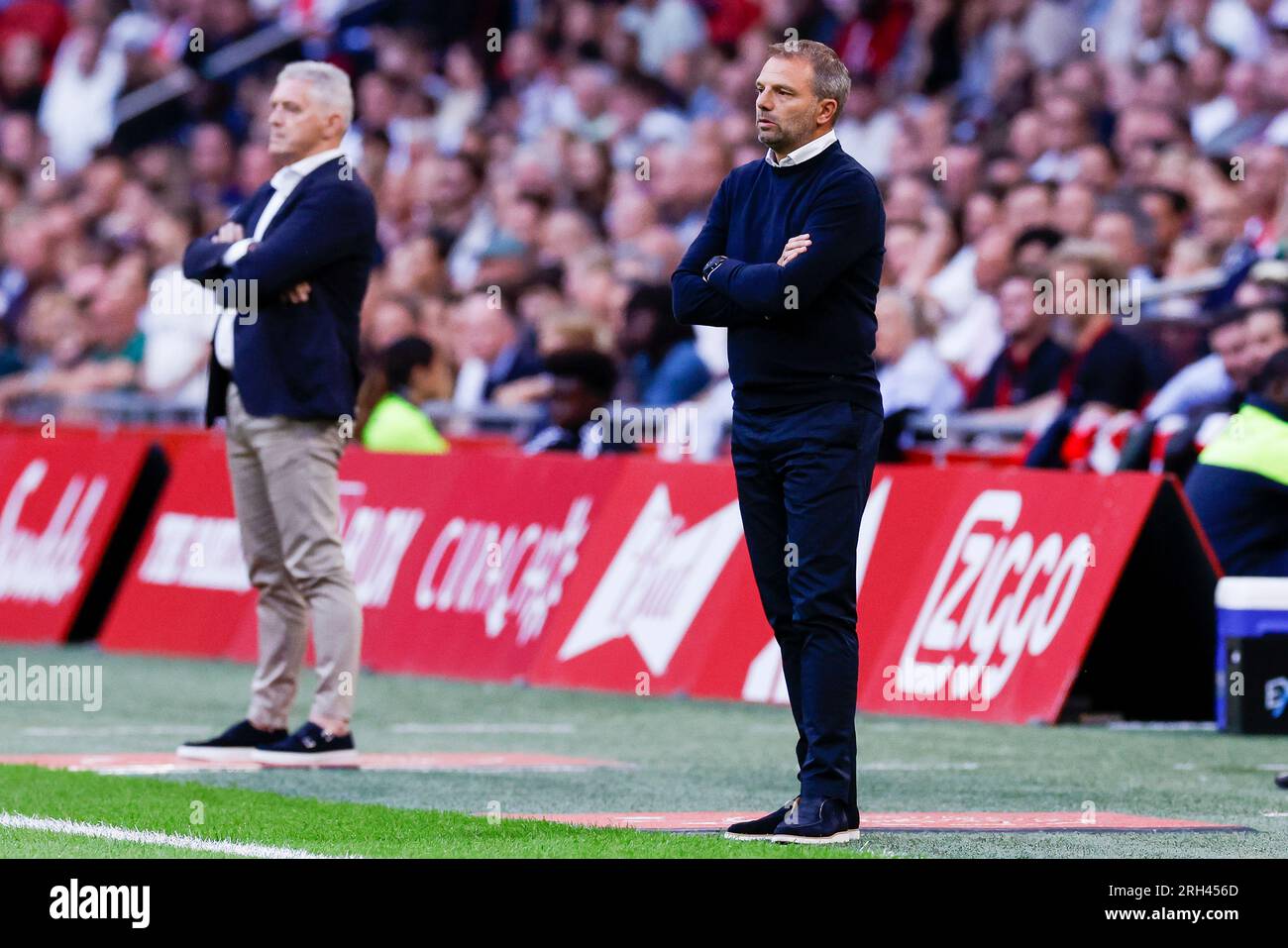 AMSTERDAM, PAYS-BAS - AOÛT 12 : entraîneur Maurice Steijn (Ajax) lors du match d'Eredivisie entre l'AFC Ajax et Heracles Almelo à Johan Cruijff Aren Banque D'Images