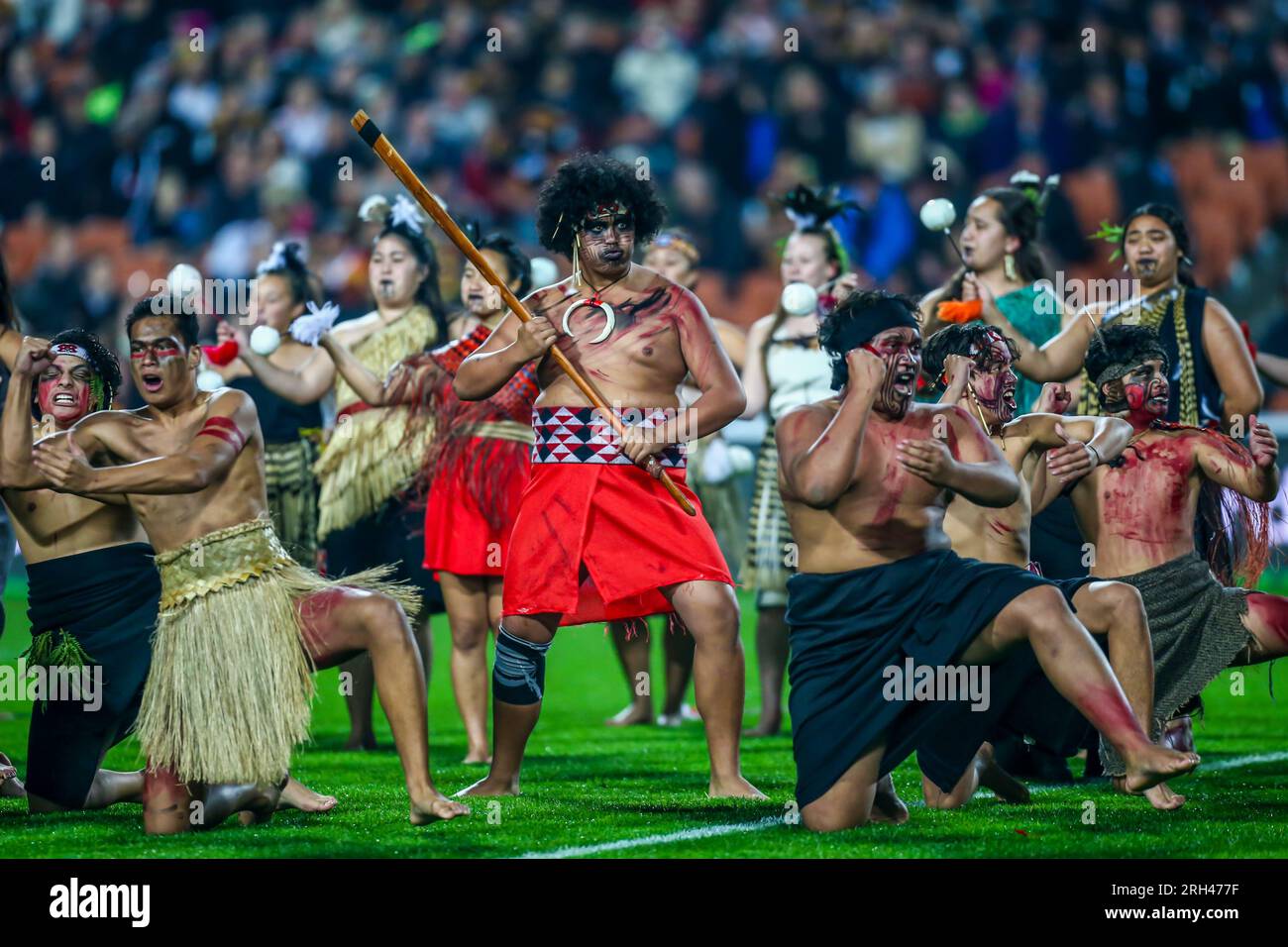 Divertissement culturel d'avant-match pendant le match de rugby entre les Chiefs et le pays de Galles au stade Waikato à Hamilton, Nouvelle-Zélande, mardi 14 juin 2016. Banque D'Images