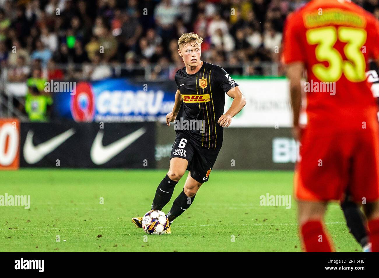 Bucarest, Roumanie. 10th, août 2023. Jeppe Tverskov (6) du FC Nordsjaelland a été vu lors du match de qualification de l'UEFA Conference League entre le FCSB et le FC Nordsjaelland au Stadionul Steaua à Bucarest. (Crédit photo : Gonzales photo - Dejan Obretkovic). Banque D'Images