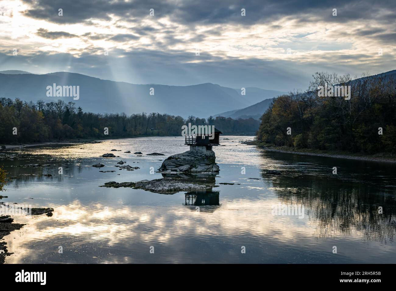 Drina River House à Bajina Basta Banque D'Images