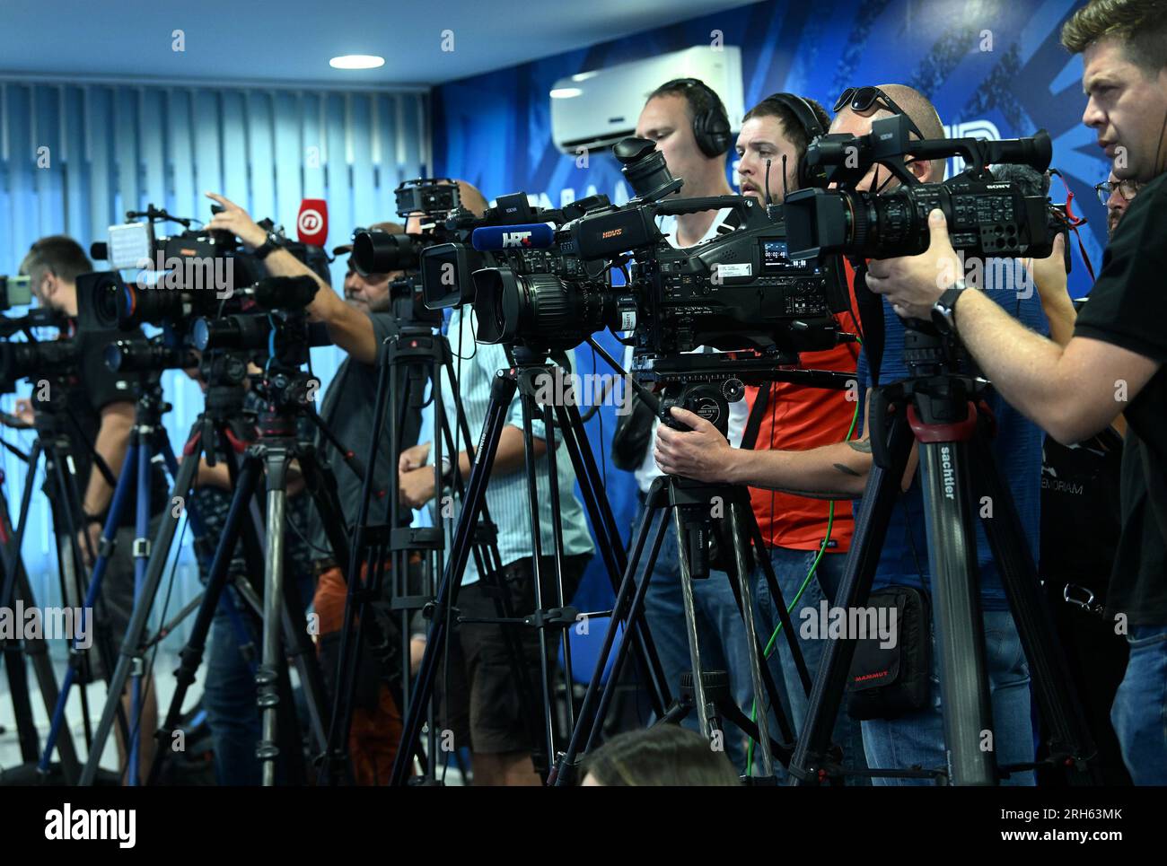 Zagreb, Croatie. 14 août 2023. Les opérateurs de caméras de télévision lors  d'une conférence de presse du Dinamo Zagreb au stade Maksimir de Zagreb,  Croatie, le 14 août 2023. Avant le troisième