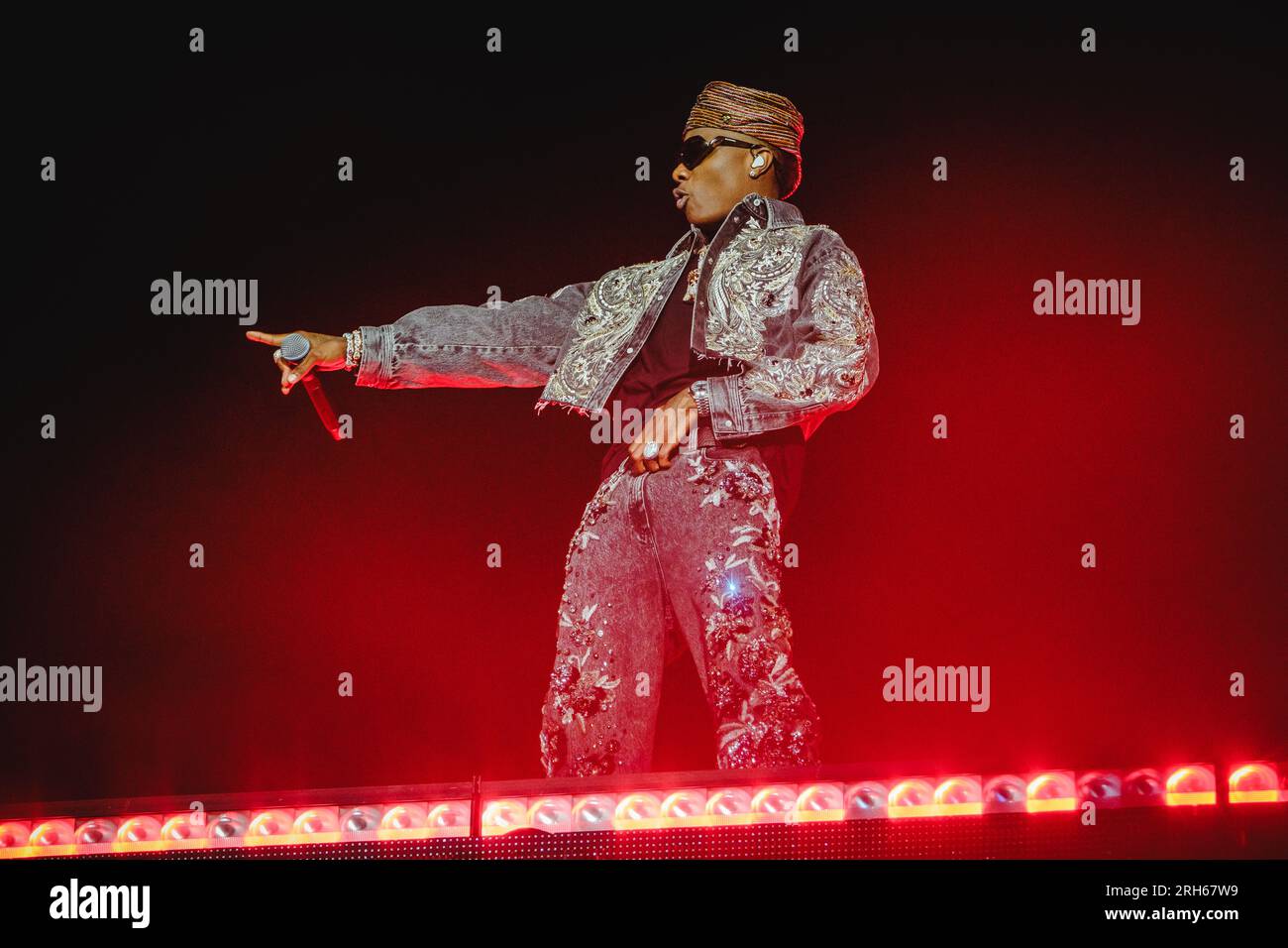 Gothenburg, Suède. 10th, août 2023. Le chanteur et auteur-compositeur nigérian Wizkid donne un concert live lors du festival de musique suédois Way Out West 2023 à Gothenburg. (Crédit photo : Gonzales photo - Tilman Jentzsch). Banque D'Images