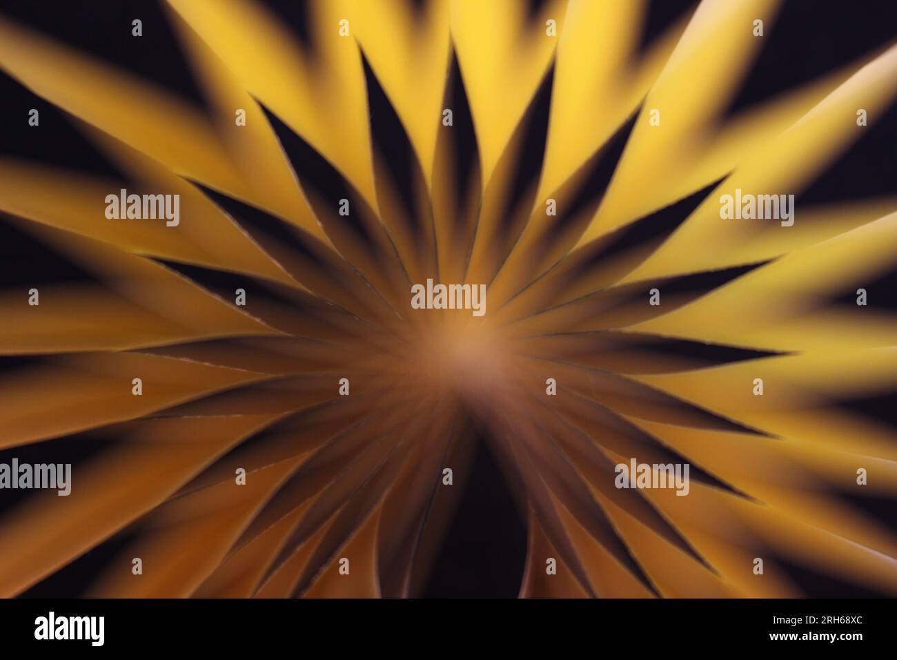Intéressant, unique et créatif éclat de soleil abstrait, brillant, jaune rayonnant fond d'écran circulaire, économiseur d'écran ou ressource graphique Banque D'Images