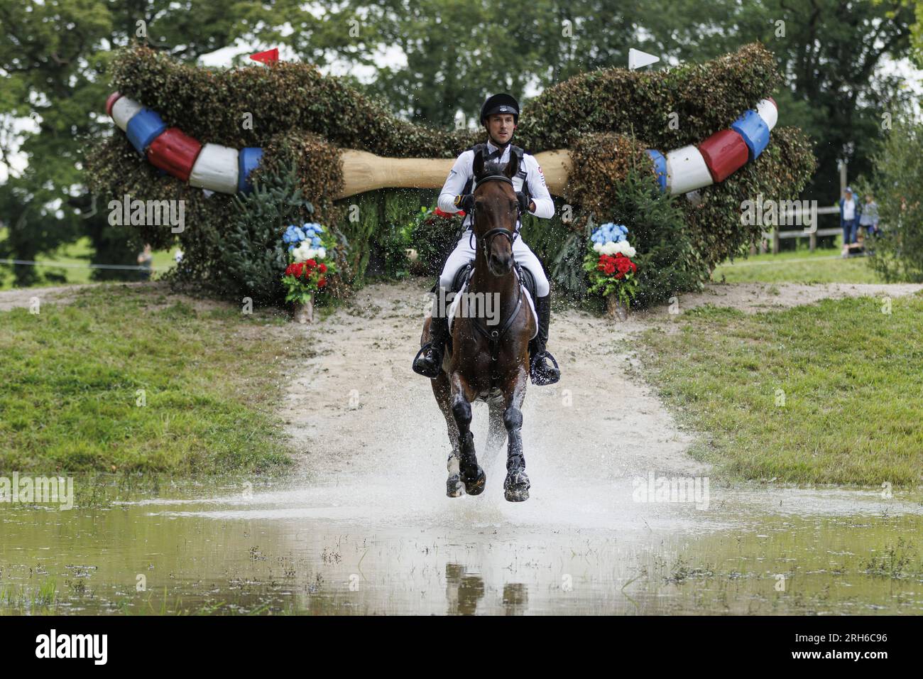 Felix VOGG (SUI) COLERO participe à l'épreuve de cross-country et a pris le 7 ème rang lors de cette épreuve, lors de l'épreuve FEI Eventing European Championship 2023, Equestrian CH-eu-CCI4-L le 12 août 2023 au Haras du PIN à le PIN-au-Haras, France Banque D'Images