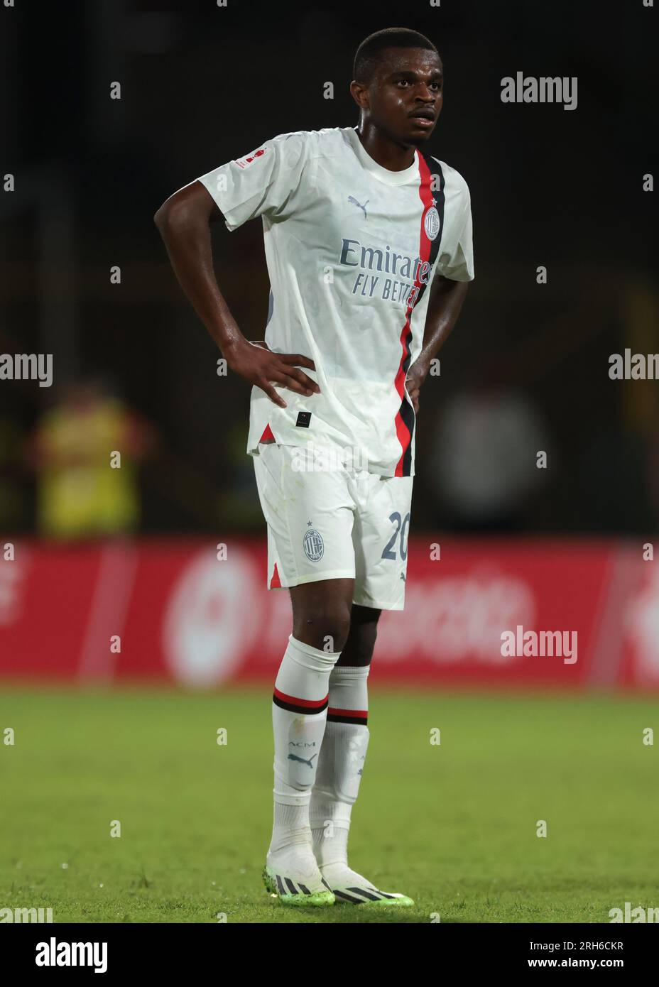 Monza, Italie. 8 août 2023. Pierre Kalulu de l'AC Milan lors du match du Trofeo Silvio Berlusconi au stade U-Power de Monza. Le crédit photo devrait se lire : Jonathan Moscrop/Sportimage crédit : Sportimage Ltd/Alamy Live News Banque D'Images