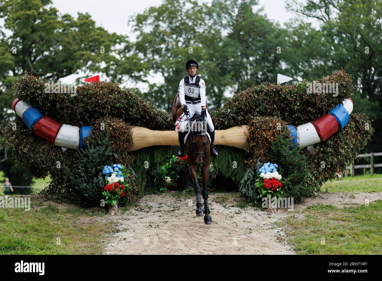 Le PIN au Haras, France. 12 août 2023. Felix VOGG (SUI) COLERO participe à l'épreuve de cross-country et a pris le 7 ème rang lors de cette épreuve, au Championnat d'Europe FEI Eventing 2023, épreuve équestre CH-eu-CCI4-L le 12 août 2023 au Haras du PIN au PIN-au-Haras, France - photo Stephane Allaman/DPPI crédit : DPPI Media/Alamy Live News Banque D'Images