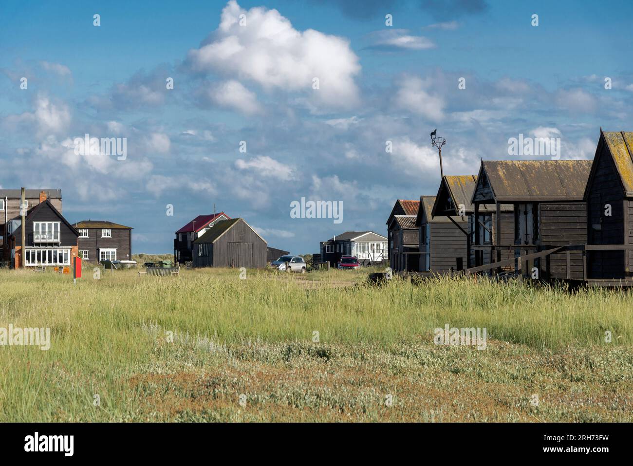 Cabanes de pêcheurs noirs près de la rivière Blyth dans le village Oft Walberswick, Suffolk, East Anglia, Angleterre, Royaume-Uni Banque D'Images