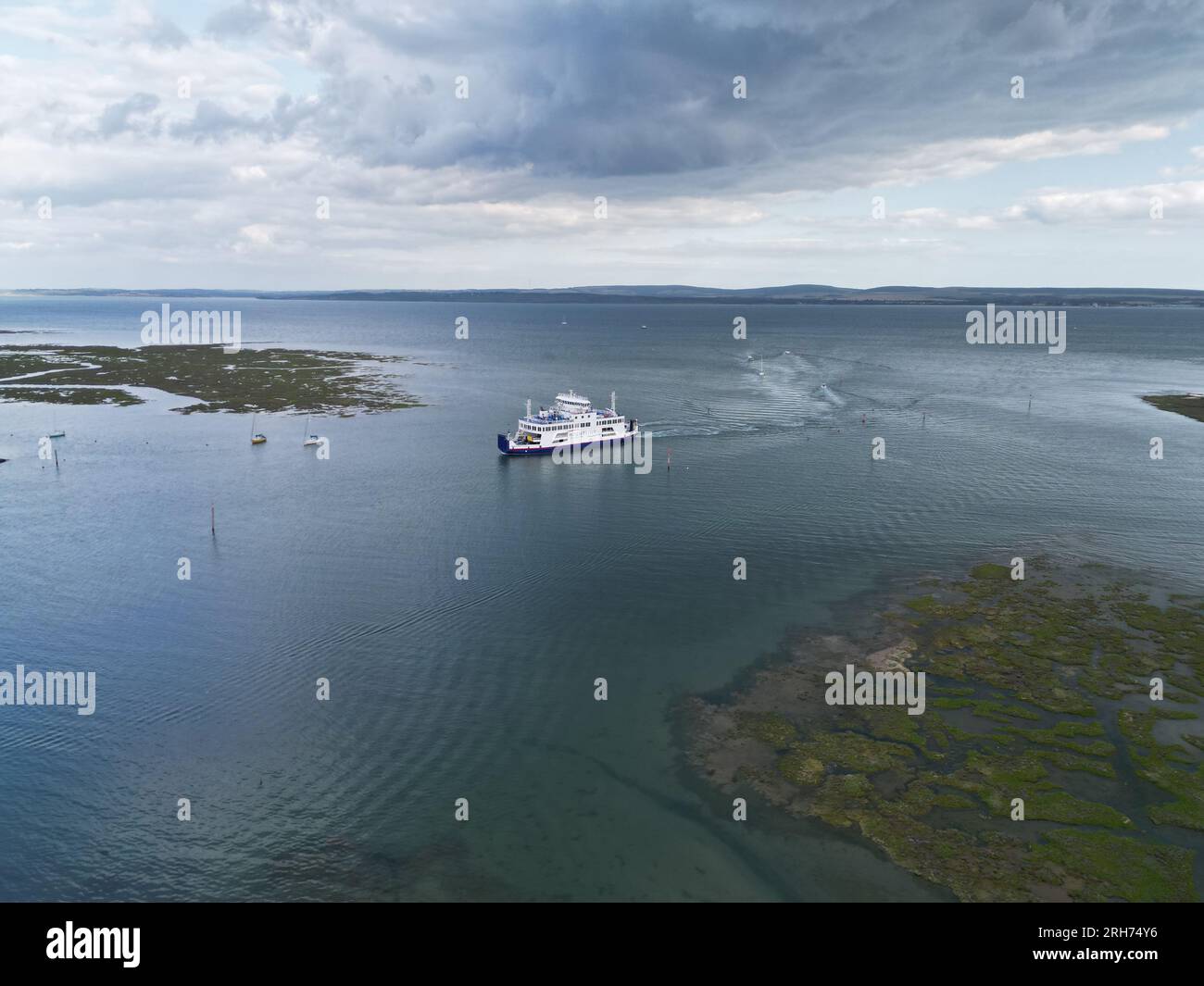 Ferry de l'île de Wight arrivant à Lymington UK drone, aérien Banque D'Images
