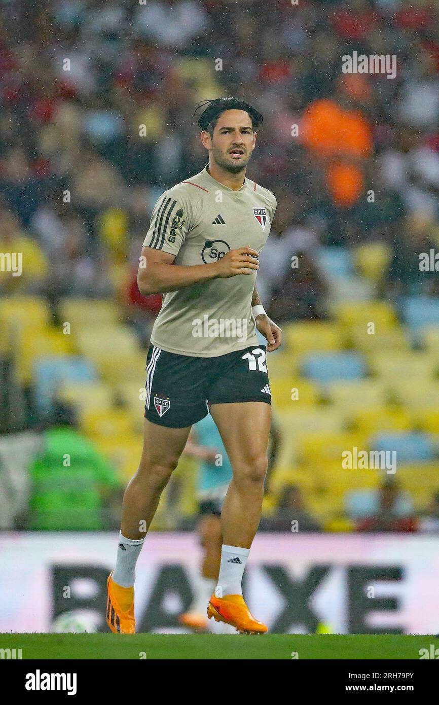 13 août 2023 : Stade Maracana Rio de Janeiro, Brésil ; Alexandre Pato de Sao Paulo se réchauffe avant le match Flamengo-Sao Paulo dans le Campeonato Brasileiro 2023 Banque D'Images