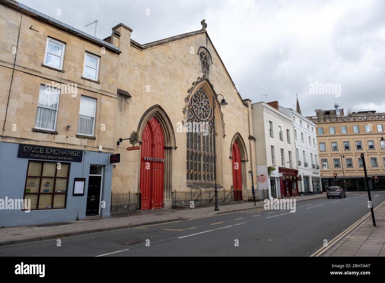 Cocktail Revolution et restaurant dans une église reconvertie Cheltenham, Royaume-Uni Banque D'Images