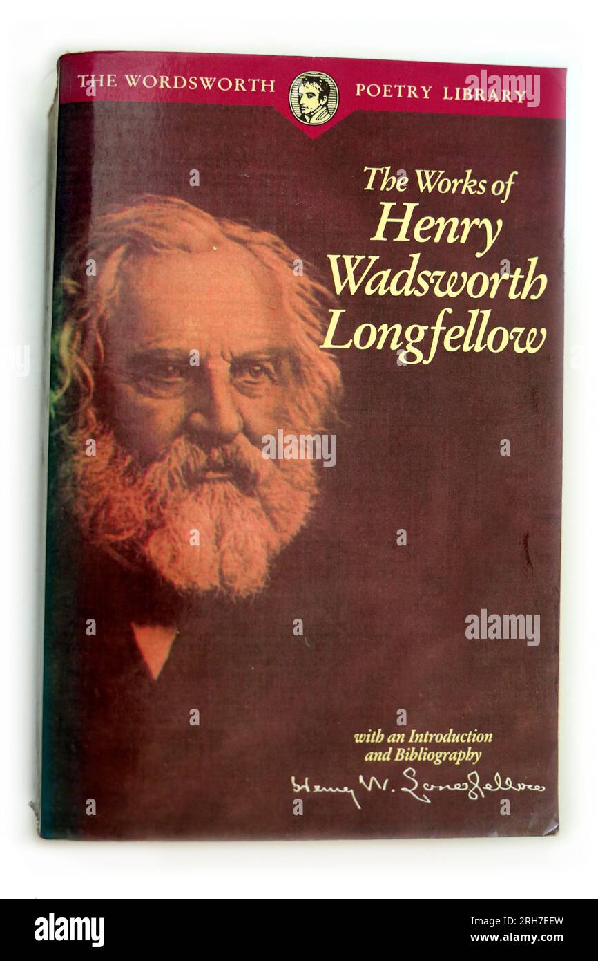 Henry Wadsworth Longfellow - les œuvres de Henry Wadsworth Longfellow. Couverture de livre de poche. Studio mis en place avec fond blanc. Banque D'Images