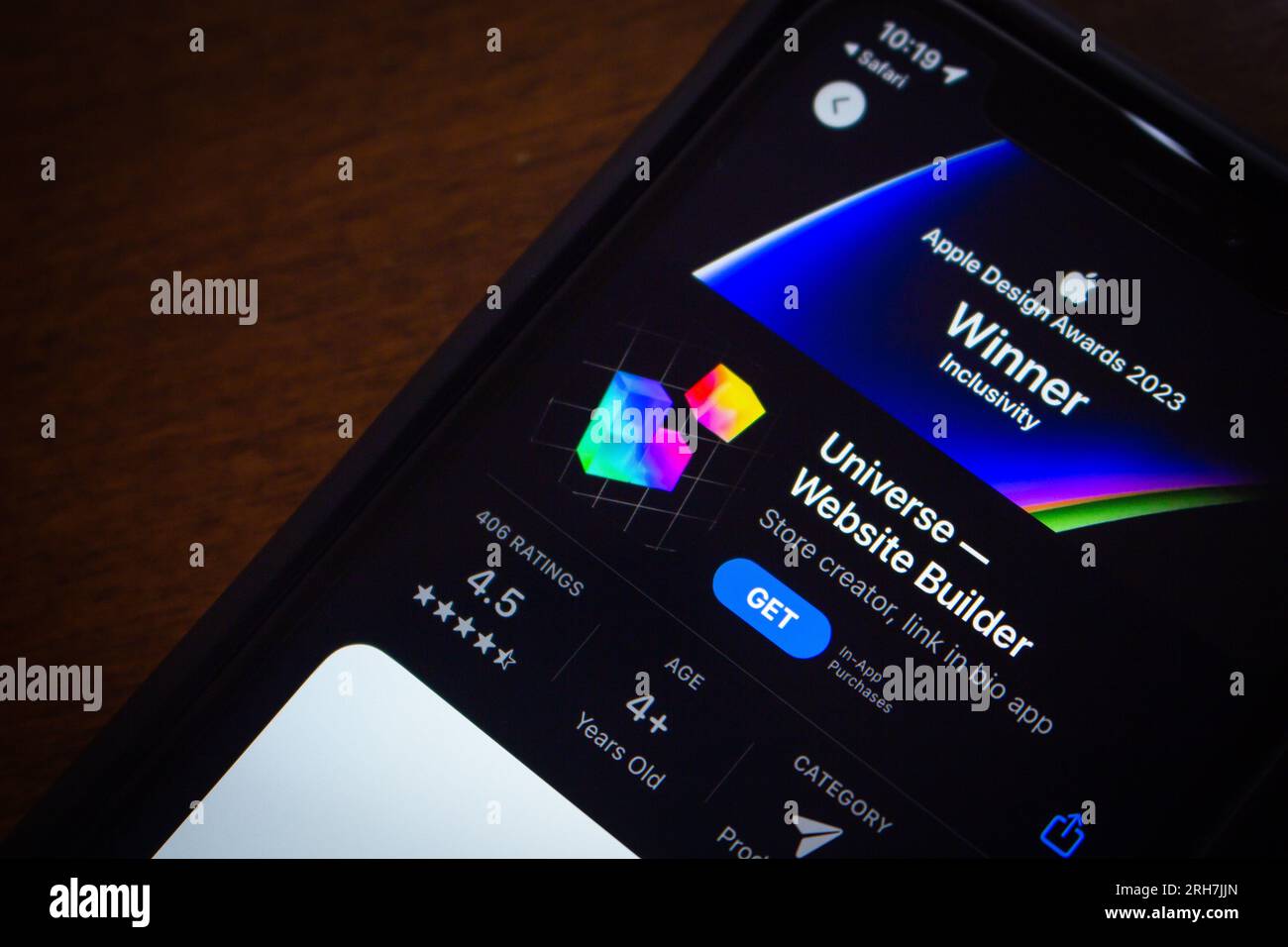 Vancouver, CANADA - août 6 2023 : application Universe vue dans l'App Store sur iPhone. Universe est un créateur de site Web personnalisé pour iPhone et iPad Banque D'Images