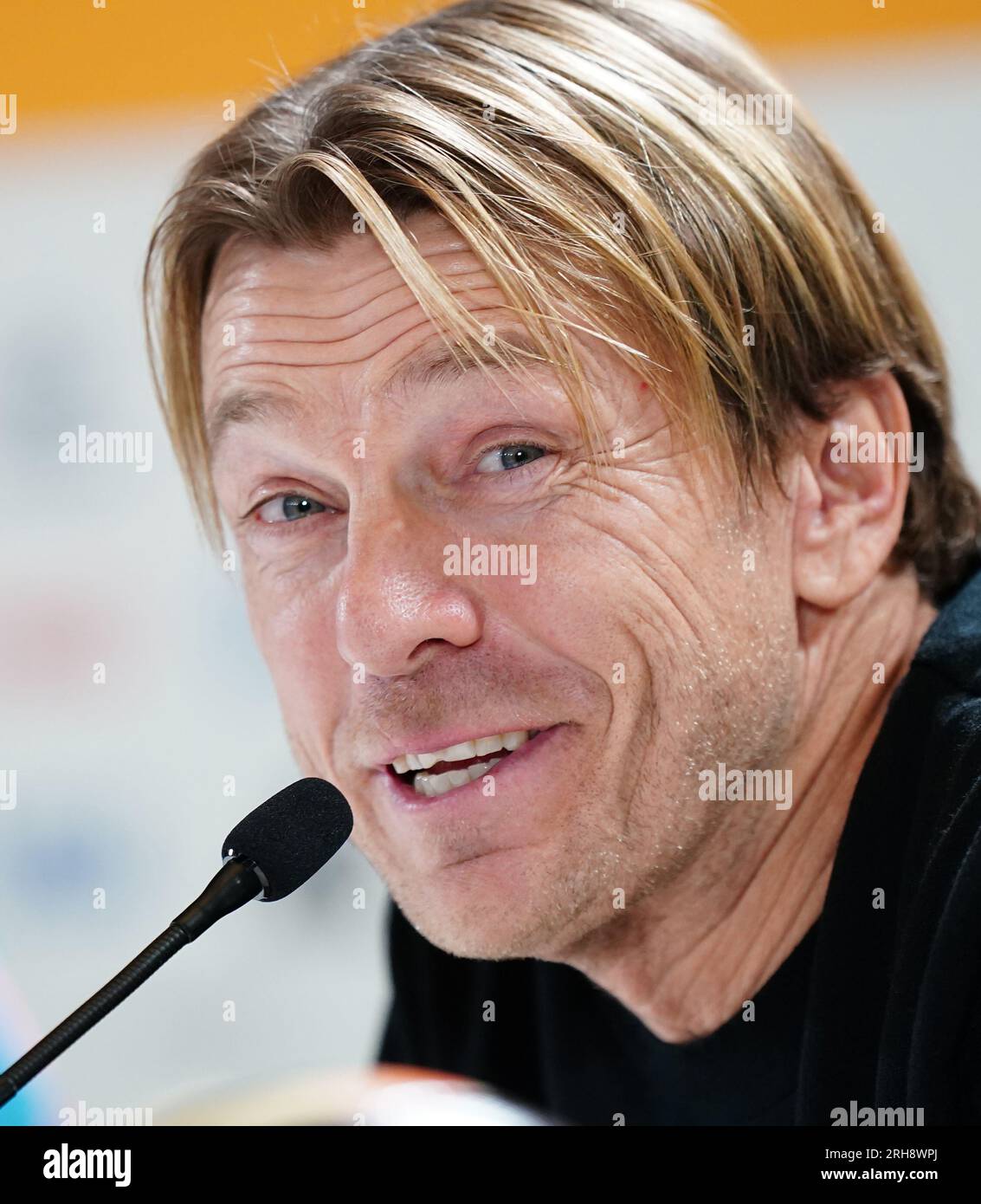 Tony Gustavsson, entraîneur-chef de l'Australie, parle lors d'une conférence de presse au Stadium Australia, Sydney. Date de la photo : mardi 15 août 2023. Banque D'Images