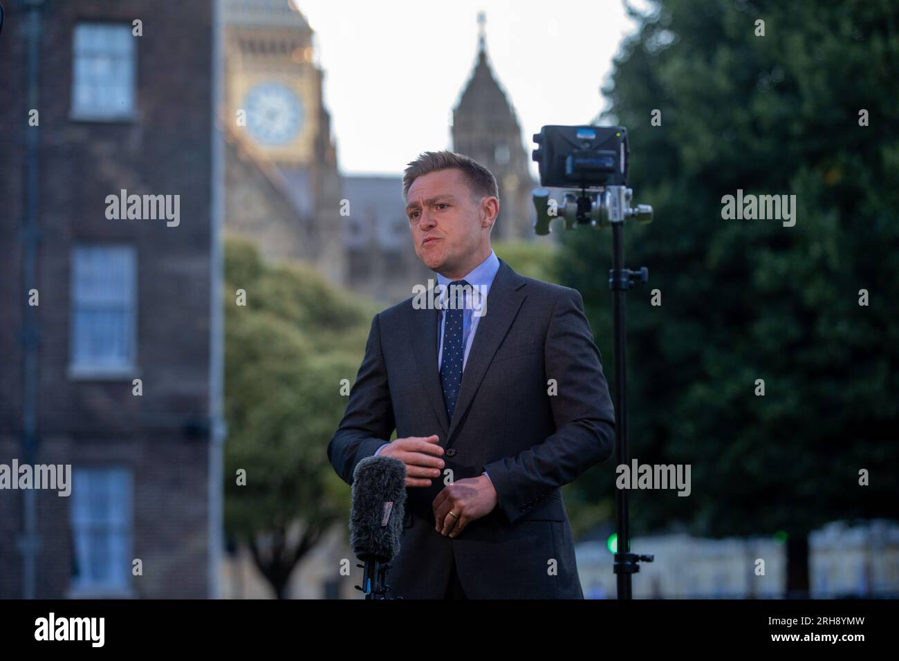 Londres, Royaume-Uni. Août 15 2023. Le ministre de la Santé et des soins secondaires Will Quince est vu à Westminster lors de la ronde des médias du matin. Crédit : Tayfun Salci / Alamy Live News Banque D'Images