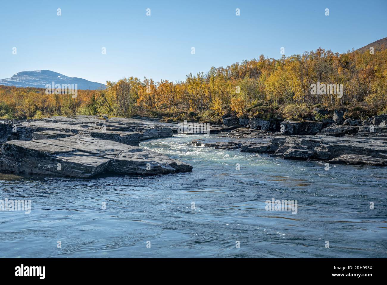 Autum Abisko Canyon River Abiskojakka National Park, Norrbottens, Norrbottens Laponie paysage nord de la Suède. Banque D'Images