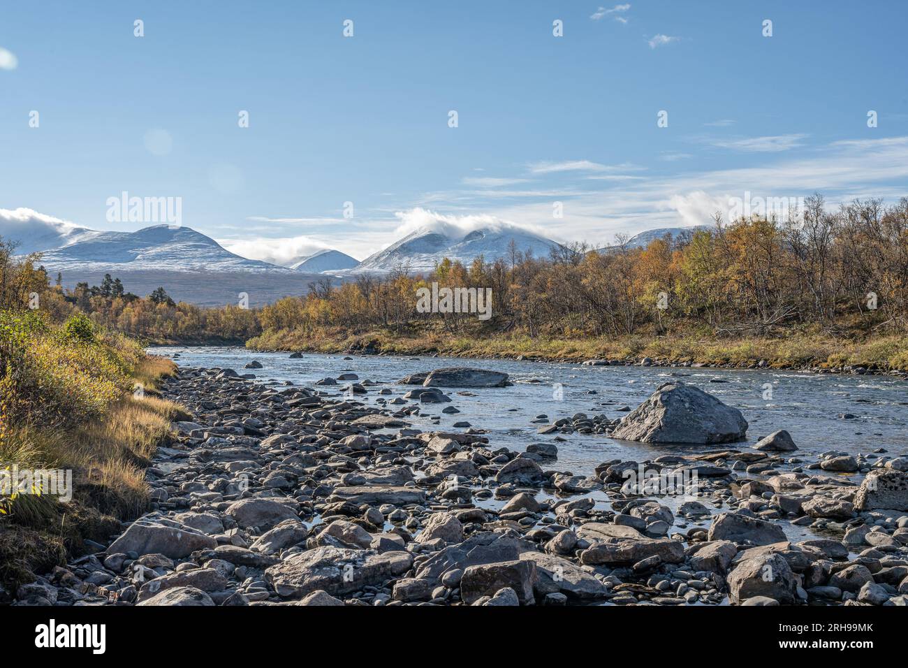 Autum Abisko Canyon River Abiskojakka National Park, Norrbottens, Norrbottens Laponie paysage nord de la Suède. Banque D'Images
