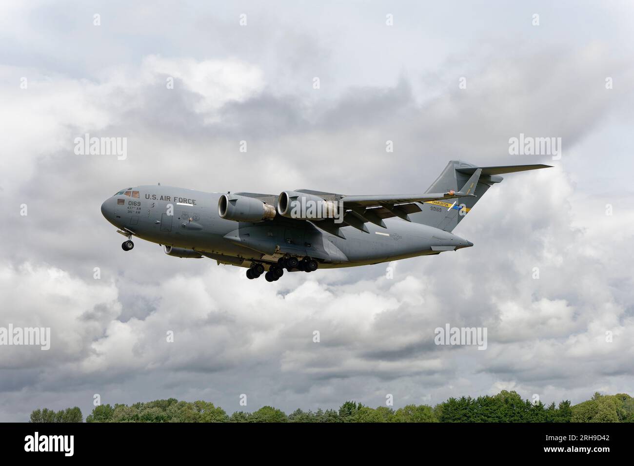 Le Boeing C-17a Globemaster III de la 315e escadre de transport aérien de l'United States Air Force arrive à la RAF Fairford pour le riat Banque D'Images